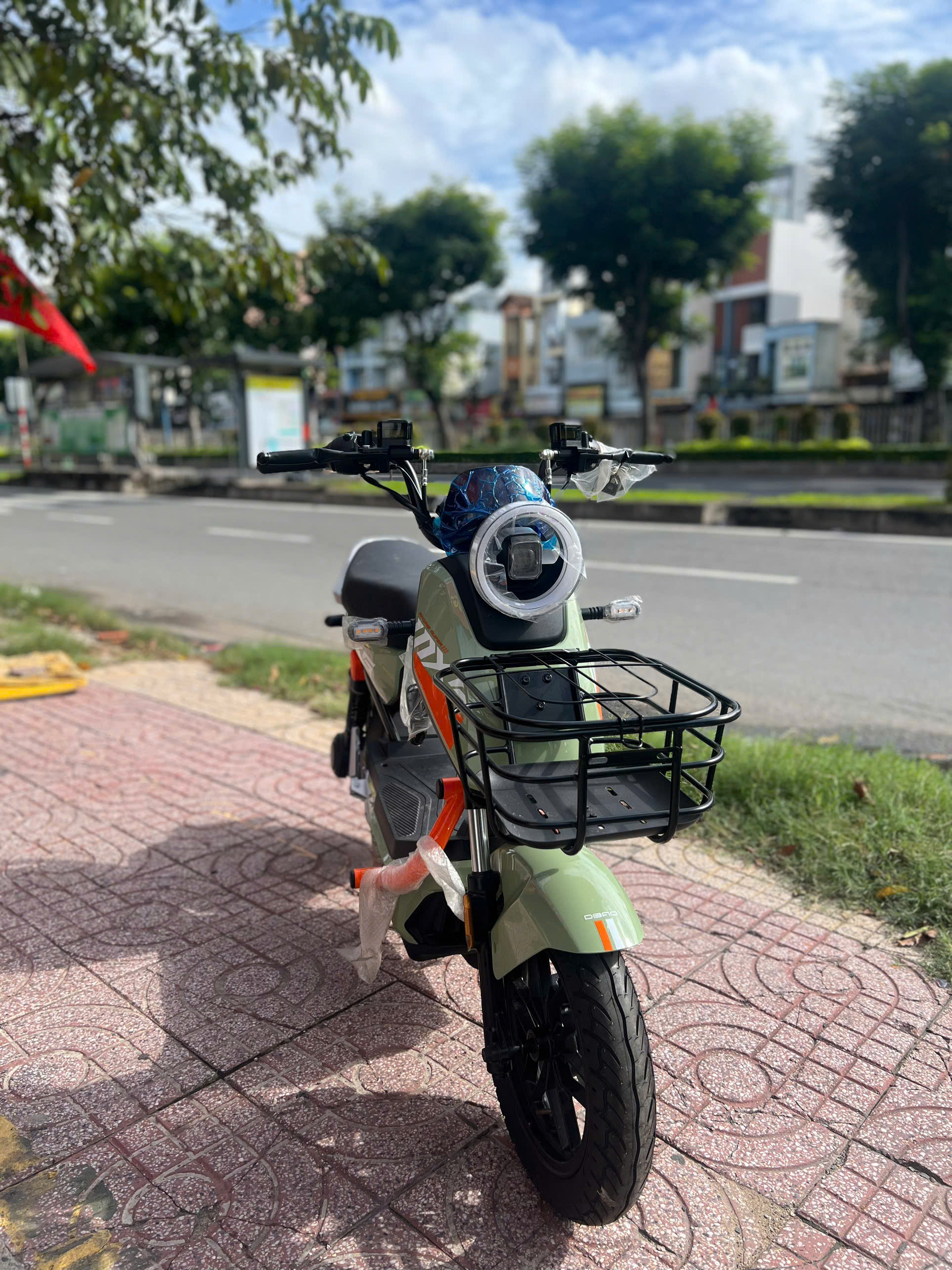 Ngày tựu trường kề cận, các chiến thần xe máy điện, xe đạp điện 