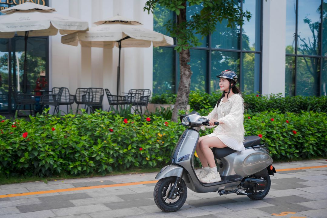 Sinh viên cần gì? Một chiếc xe ga 50cc hot, dễ đi, tiết kiệm xăng