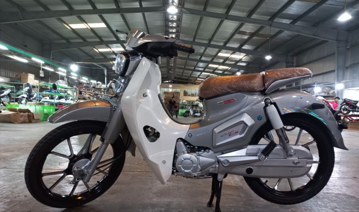 Bền bỉ, mạnh mẽ chỉ có trên xe máy 50cc Cub Việt Thái vành đúc phiên bản 2023