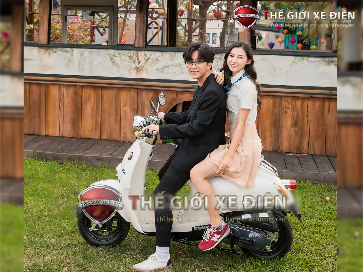 Đắm chìm trong vẻ đẹp của hai chị em xe ga 50cc Crea Hyosung Korea