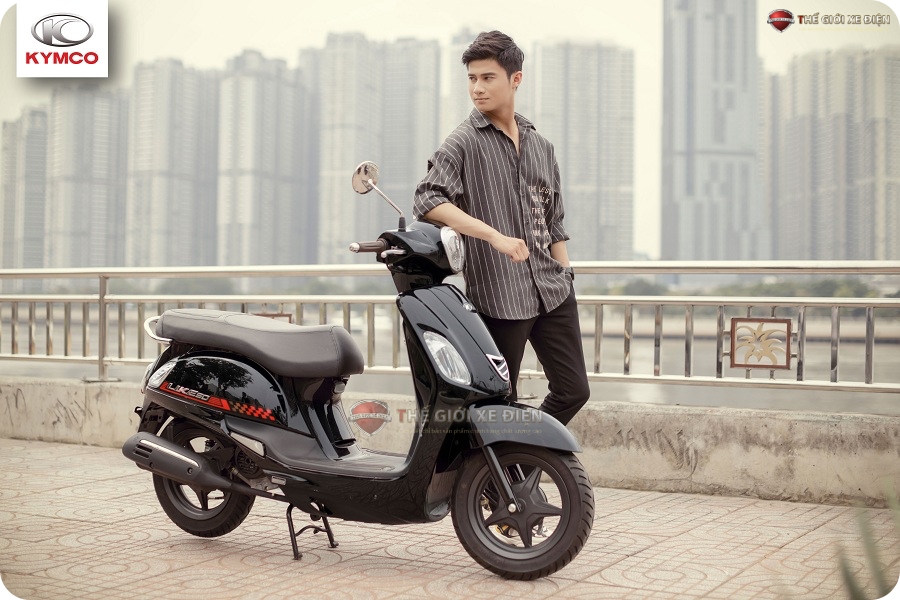 Xe máy ga 50cc Kymco Like: Tiện ích với cốp rộng, bình xăng lớn